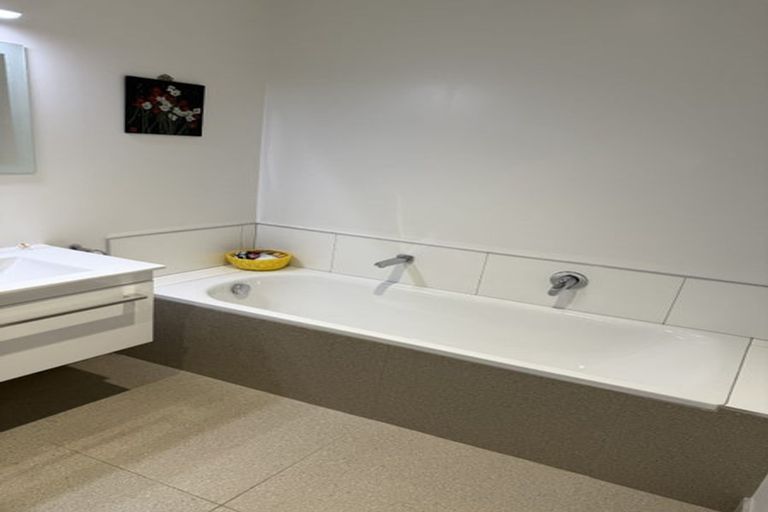 Photo of property in 8b Frandi Street, Thorndon, Wellington, 6011