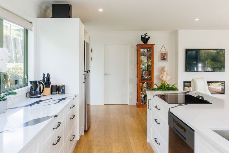 Photo of property in 121 Cashmere Drive, Fitzherbert, Palmerston North, 4410