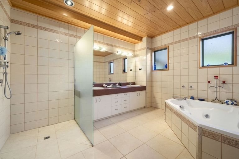 Photo of property in 63 Sunglo Terrace, Otaki, 5512