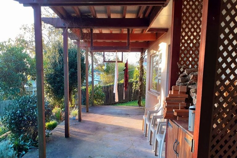 Photo of property in 4152 Great North Road, Glendene, Auckland, 0602