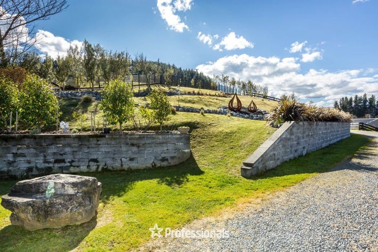 Photo of property in 49 Mount Marua Drive, Maymorn, Upper Hutt, 5018