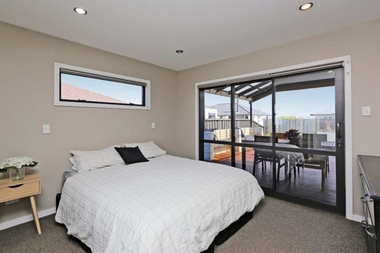 Photo of property in 1 Waitaha Place, Clive, 4102