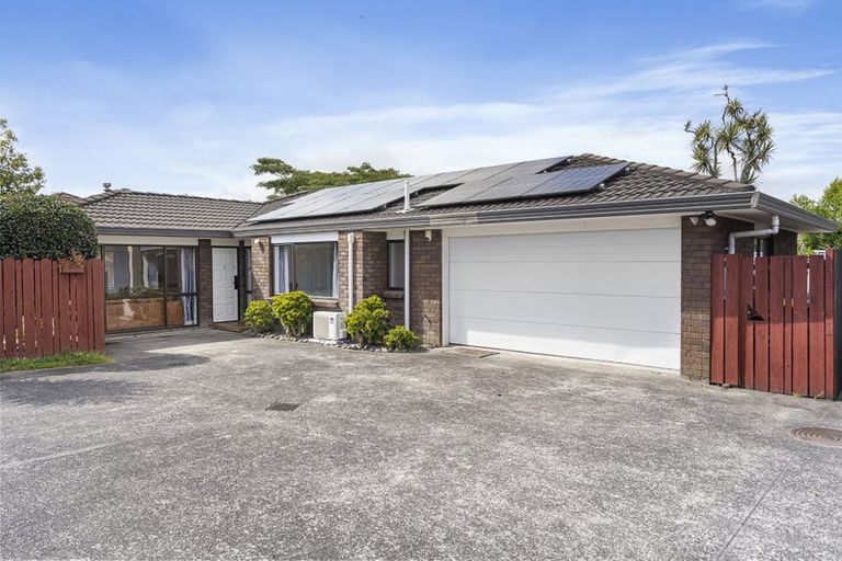 Photo of property in 2/17 Seneca Court, Golflands, Auckland, 2013