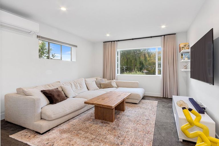 Photo of property in 71a Eastern Terrace, Beckenham, Christchurch, 8023