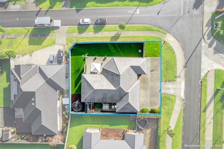 Photo of property in 38 Gilbransen Road, Kumeu, 0810