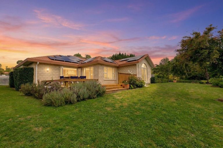 Photo of property in 85 Emerald Hill Drive, Birchville, Upper Hutt, 5018