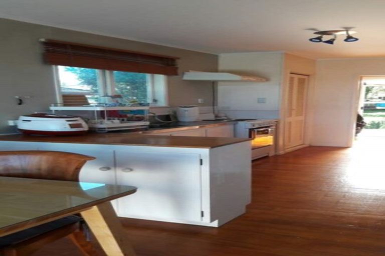 Photo of property in 5 Wycherley Drive, Bucklands Beach, Auckland, 2014