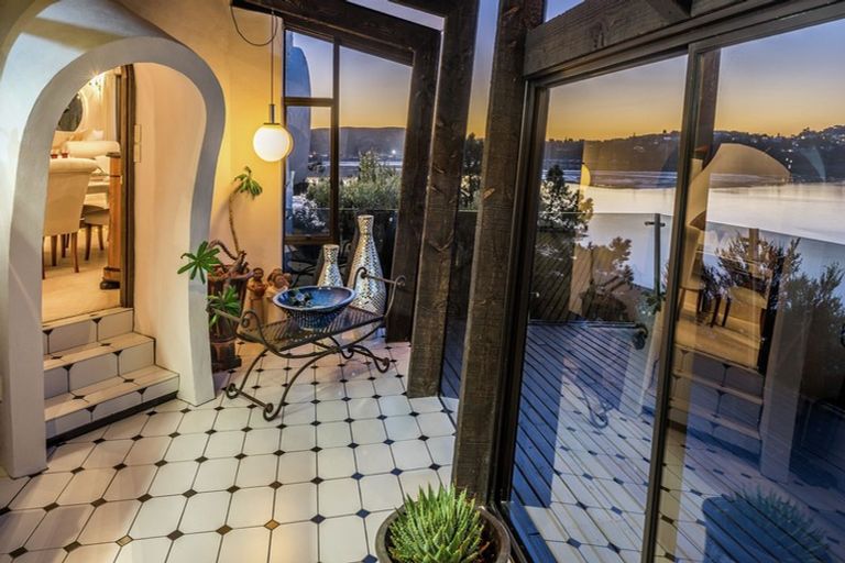 Photo of property in 82 Seaview Road, Paremata, Porirua, 5024