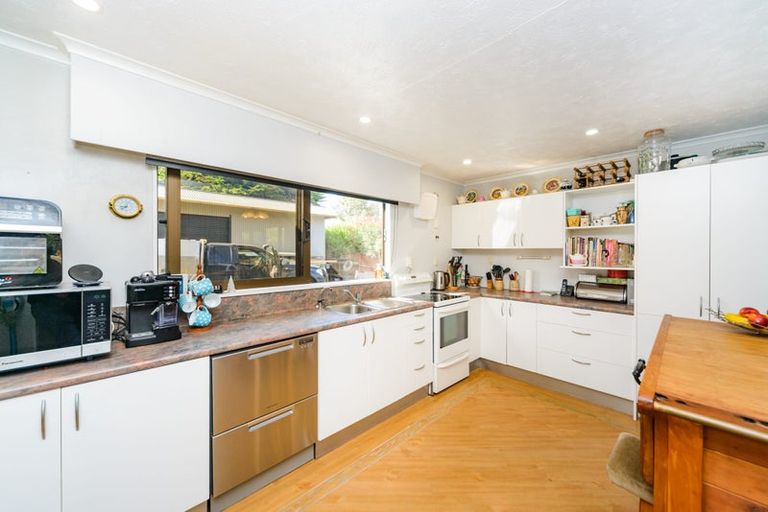 Photo of property in 1 Nuku Street, Tangimoana, 4822