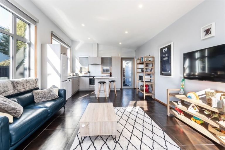 Photo of property in 18 Heywood Terrace, Richmond, Christchurch, 8013