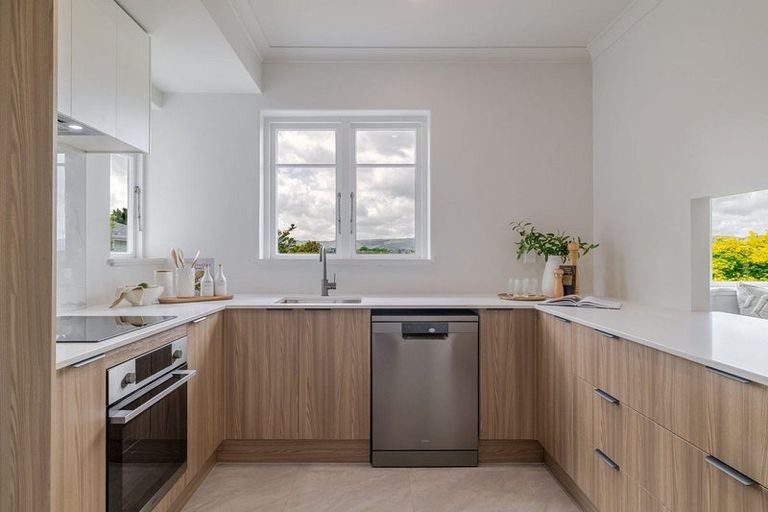 Photo of property in 36 Rainforth Street, Roslyn, Palmerston North, 4414