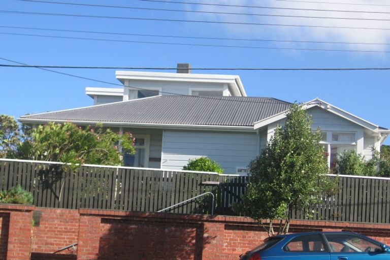 Photo of property in 19 Helen Street, Brooklyn, Wellington, 6021