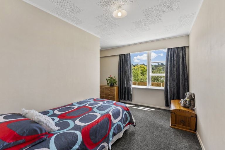 Photo of property in 18a Hawthorn Crescent, Stokes Valley, Lower Hutt, 5019