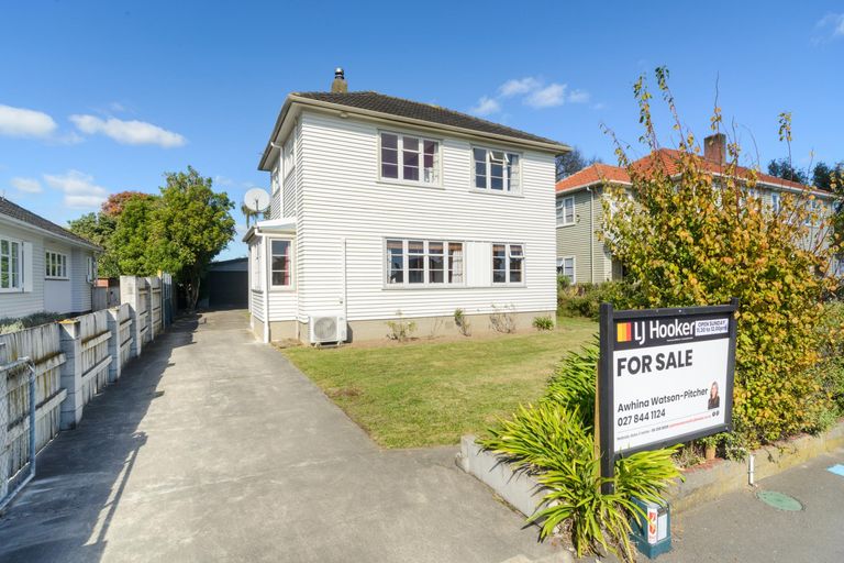 Photo of property in 126 Rangiora Avenue, Roslyn, Palmerston North, 4414