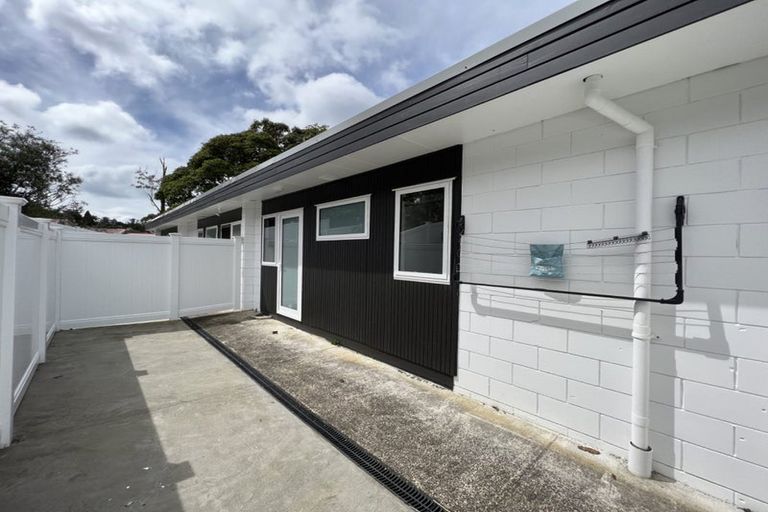 Photo of property in 2/1 Keldale Place, Forrest Hill, Auckland, 0620