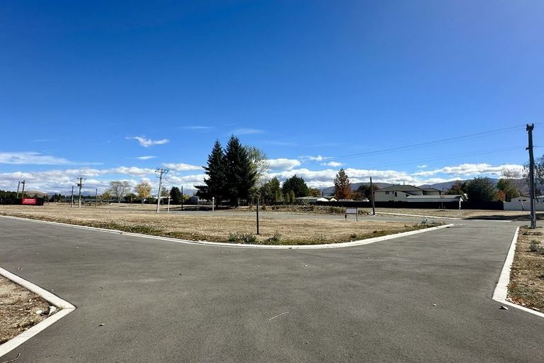 Photo of property in 25 Ohau Road, Twizel, 7901