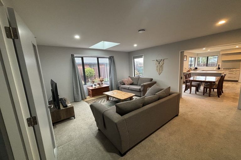 Photo of property in 10 Puhara Avenue, Parklands, Christchurch, 8083