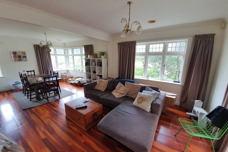 Photo of property in 28 Saint Michaels Crescent, Kelburn, Wellington, 6012