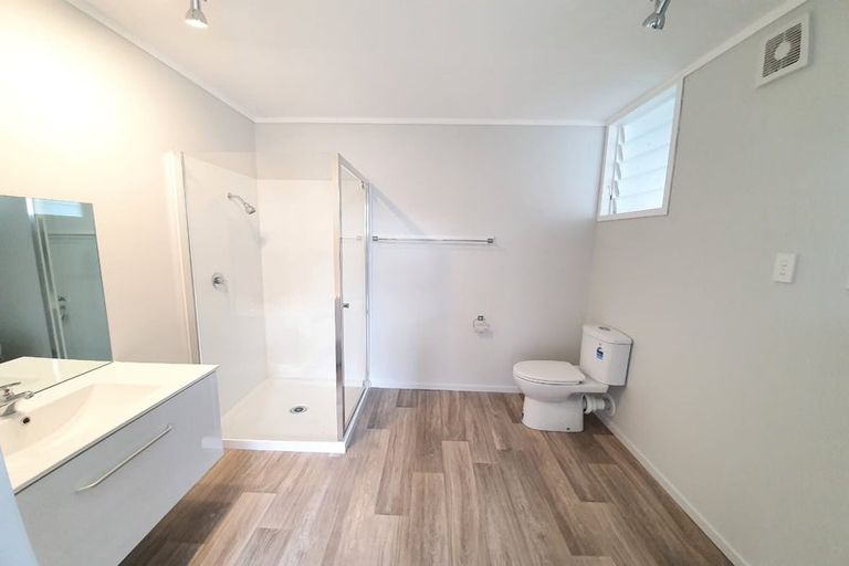 Photo of property in 6 Westhaven Grove, Takaro, Palmerston North, 4412