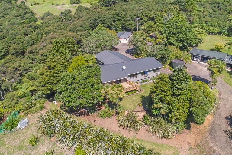 Photo of property in 360 Wairere Road, Waitakere, Henderson, 0782