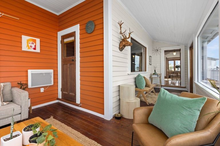 Photo of property in 3 Cobden Lane, Bluff Hill, Napier, 4110