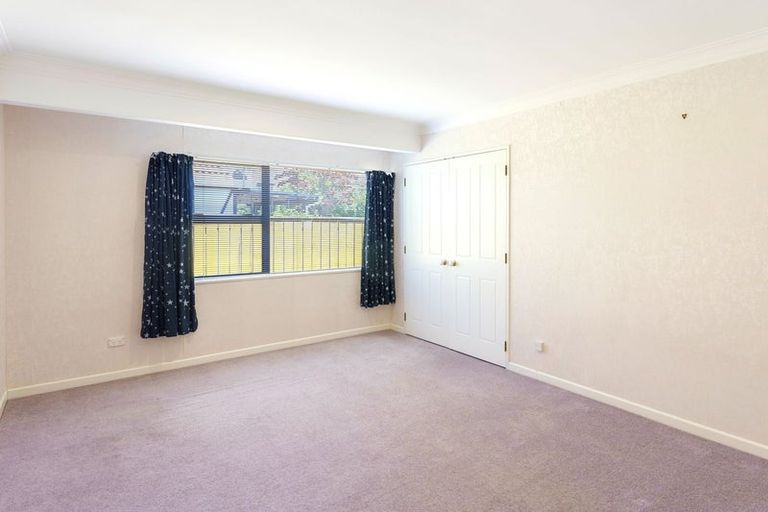 Photo of property in 50 Awanui Drive, Waikanae, 5036