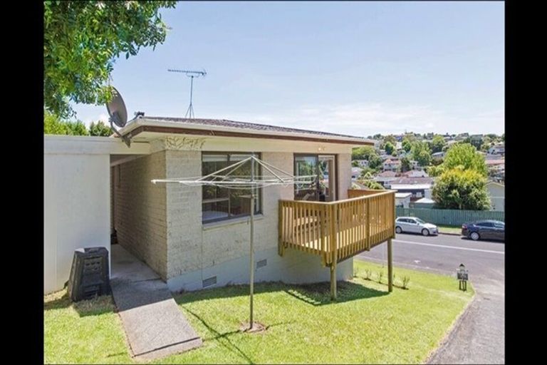 Photo of property in 1/85 Moore Street, Hillcrest, Auckland, 0627