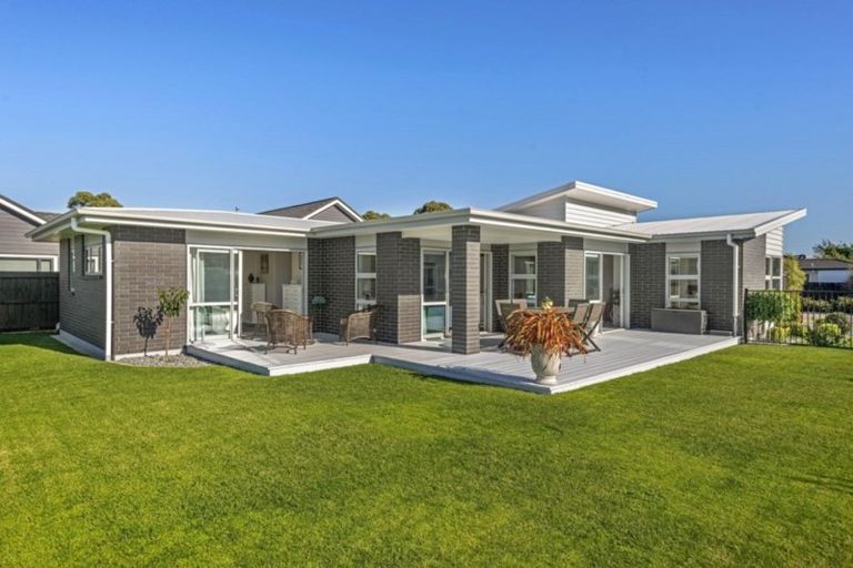 Photo of property in 3 Fortis Place, Riverdale, Gisborne, 4010