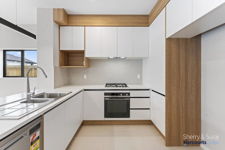 Photo of property in 39a Hari Road, Karaka, 2113