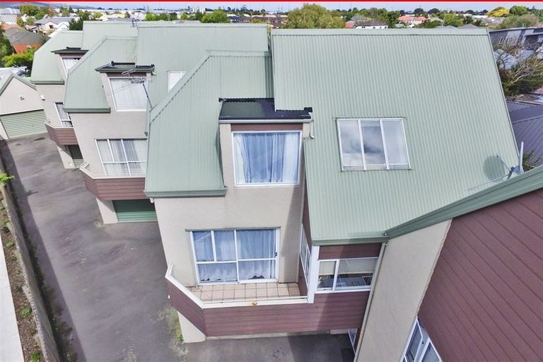 Photo of property in 2/27 Maxwell Street, Riccarton, Christchurch, 8041