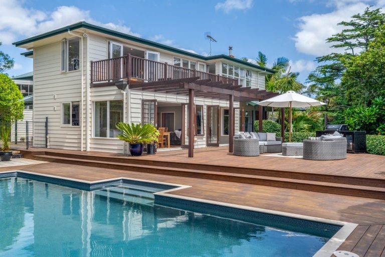 Photo of property in 188 Mellons Bay Road, Mellons Bay, Auckland, 2014