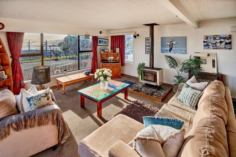 Photo of property in 176 Saint Andrews Road, Plimmerton, Porirua, 5026