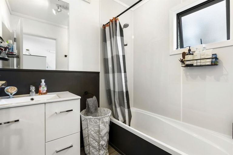 Photo of property in 27 Shadon Place, Stanmore Bay, Whangaparaoa, 0932