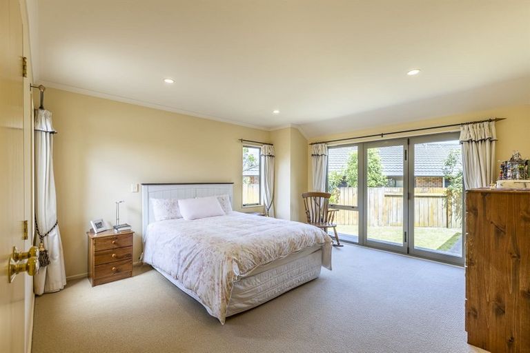 Photo of property in 20 Ruapehu Drive, Fitzherbert, Palmerston North, 4410