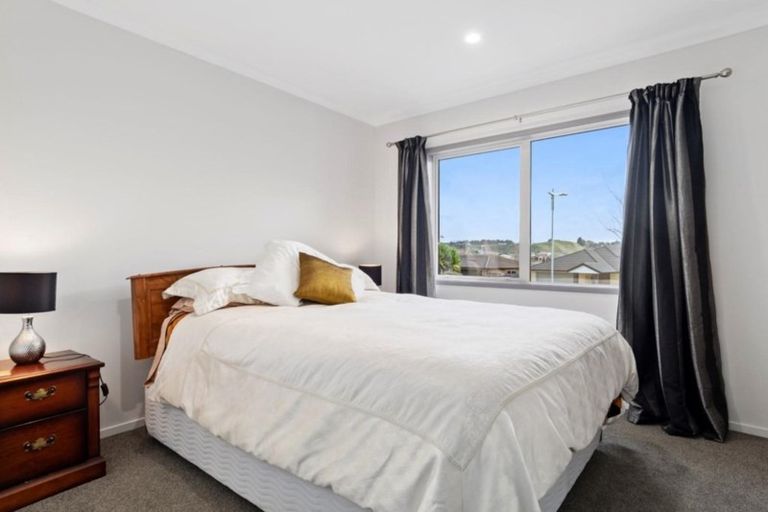 Photo of property in 61 Bathurst Crescent, Pyes Pa, Tauranga, 3112