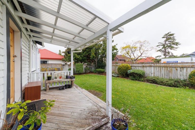 Photo of property in 214 Park Road, Hokowhitu, Palmerston North, 4410