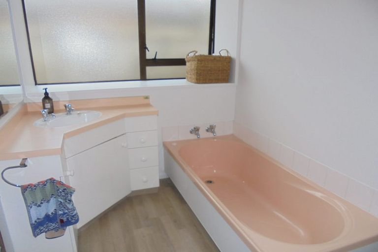 Photo of property in 2/39 Jennifer Street, Bryndwr, Christchurch, 8053