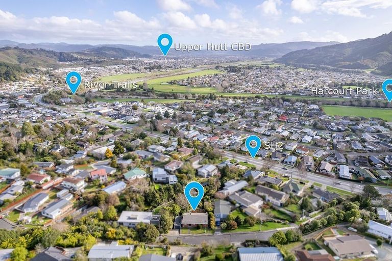 Photo of property in 10 Vista Crescent, Maoribank, Upper Hutt, 5018