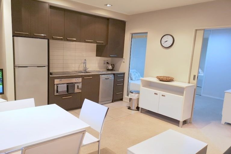 Photo of property in Shoal Haven Apartments, 106c/130 Anzac Street, Takapuna, Auckland, 0622