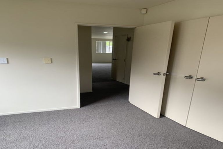 Photo of property in 62 Woodbank Drive, Glen Eden, Auckland, 0602