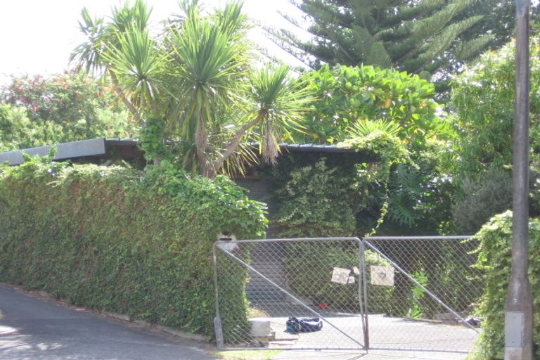 Photo of property in 97 Fairclough Road, Beach Haven, Auckland, 0626