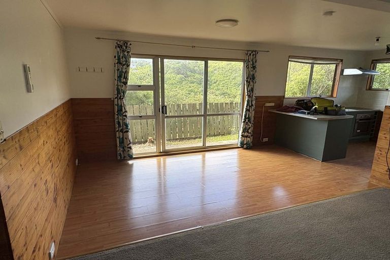 Photo of property in 34 Mark Avenue, Paparangi, Wellington, 6037