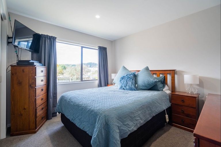 Photo of property in 21 Spackman Crescent, Paraparaumu, 5032
