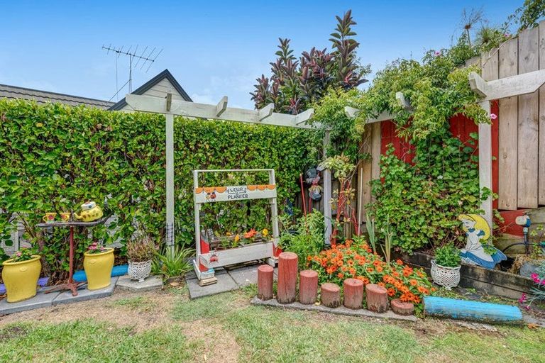 Photo of property in 13 Andre Rise, Stanmore Bay, Whangaparaoa, 0932