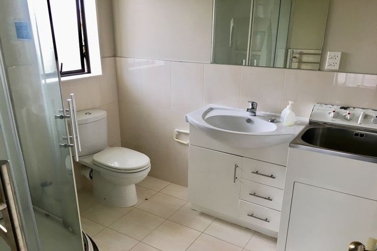 Photo of property in 76 Medvale Avenue, Flat Bush, Auckland, 2019