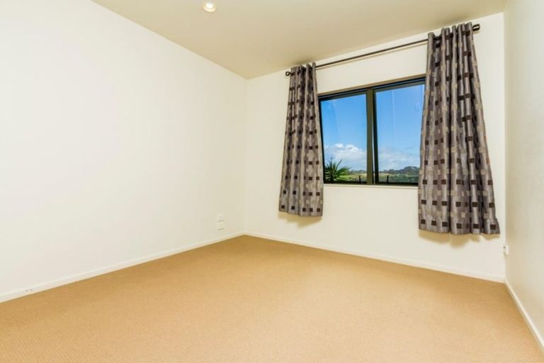 Photo of property in 26/22 Northcross Drive, Oteha, Auckland, 0632