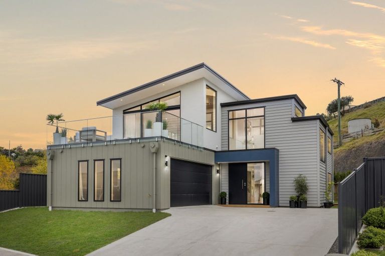 Photo of property in 87 Oak Road, Poraiti, Napier, 4112