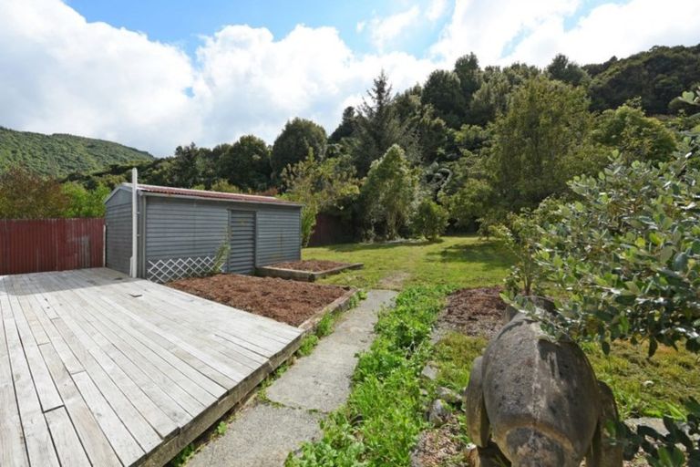 Photo of property in 43 Gillespies Road, Birchville, Upper Hutt, 5018