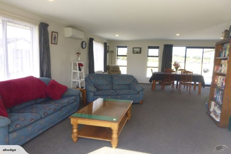 Photo of property in 14 Hebbard Court, Albert Town, Wanaka, 9305
