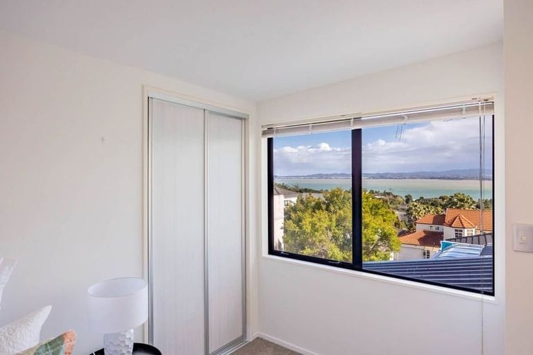 Photo of property in 23 Mariners View Road, Beach Haven, Auckland, 0626